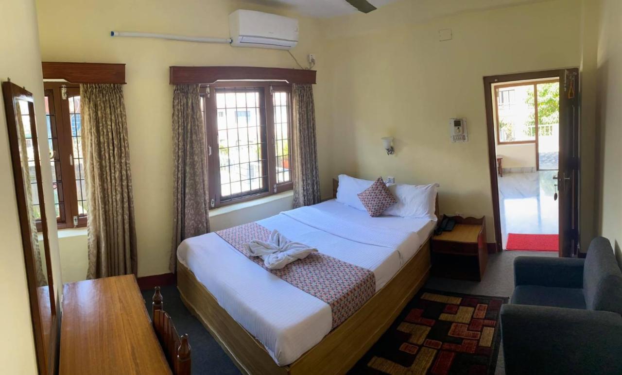 Hotel Blue Magnet Pokhara Ngoại thất bức ảnh