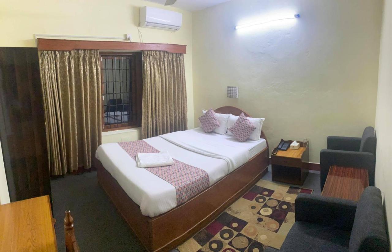 Hotel Blue Magnet Pokhara Ngoại thất bức ảnh