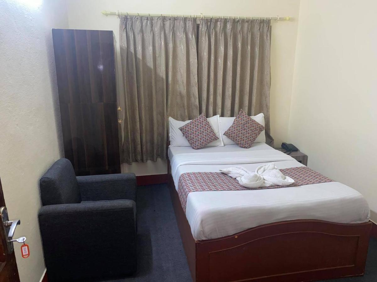 Hotel Blue Magnet Pokhara Ngoại thất bức ảnh
